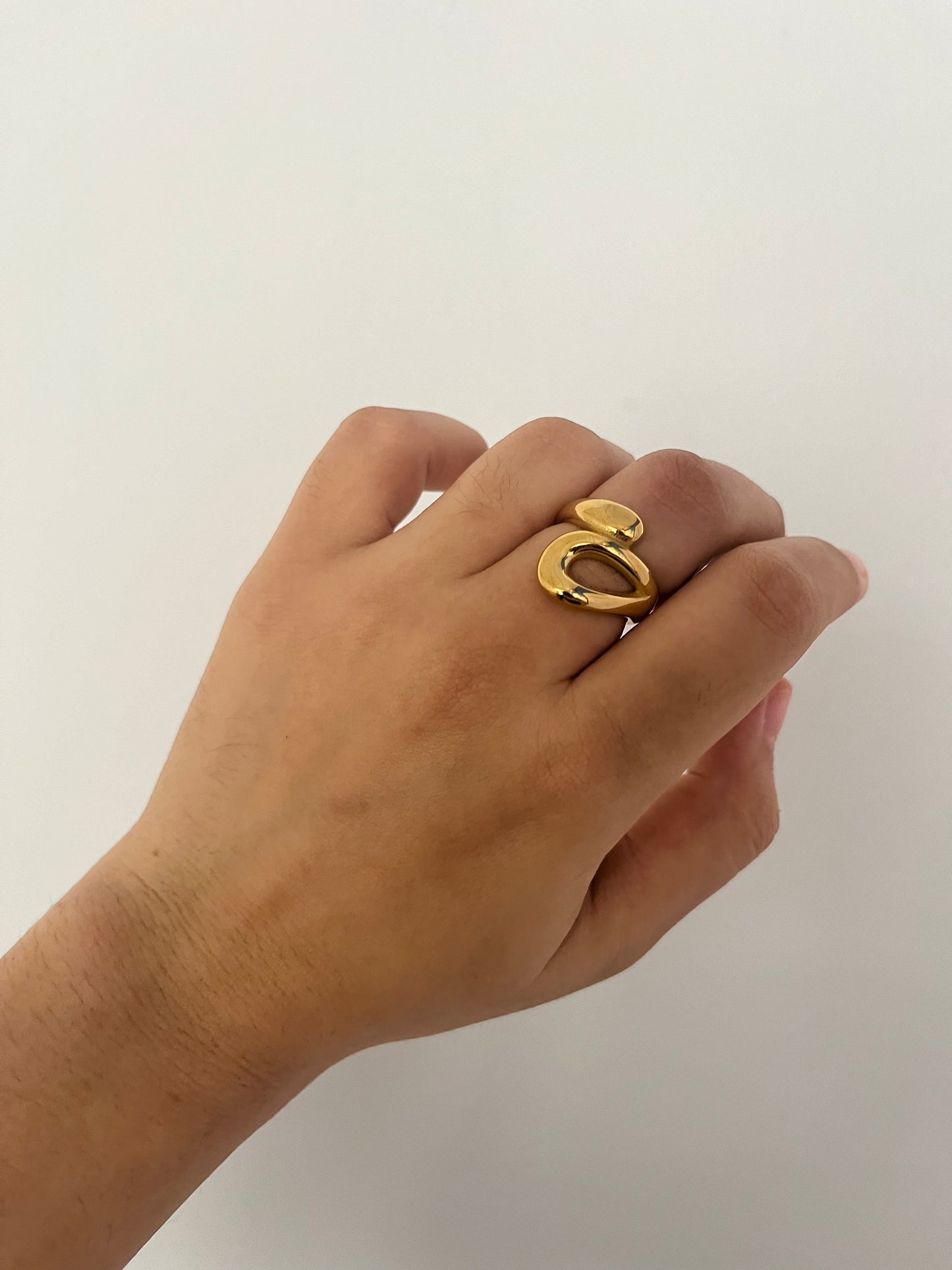 Ara Ring