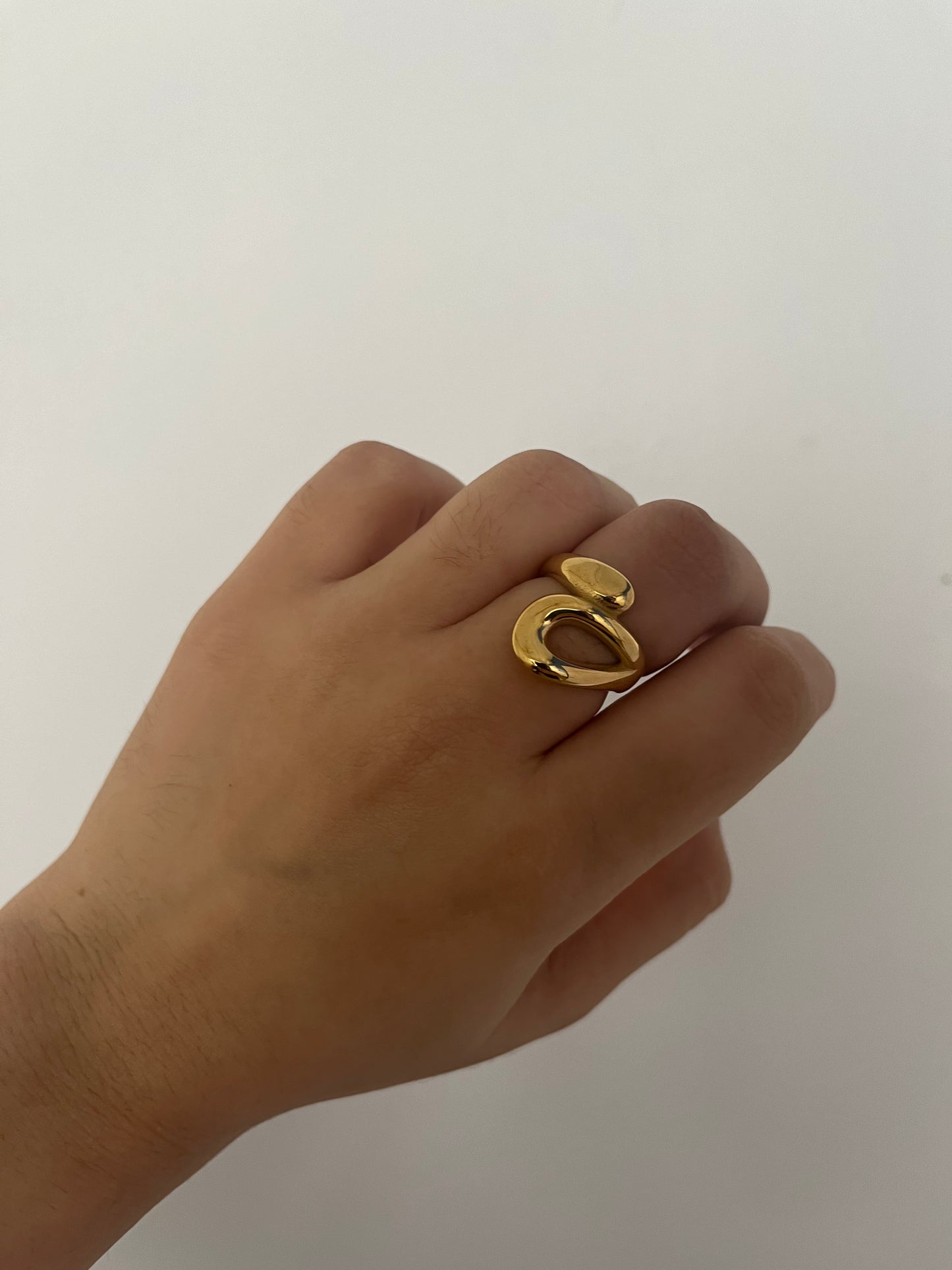 Ara Ring