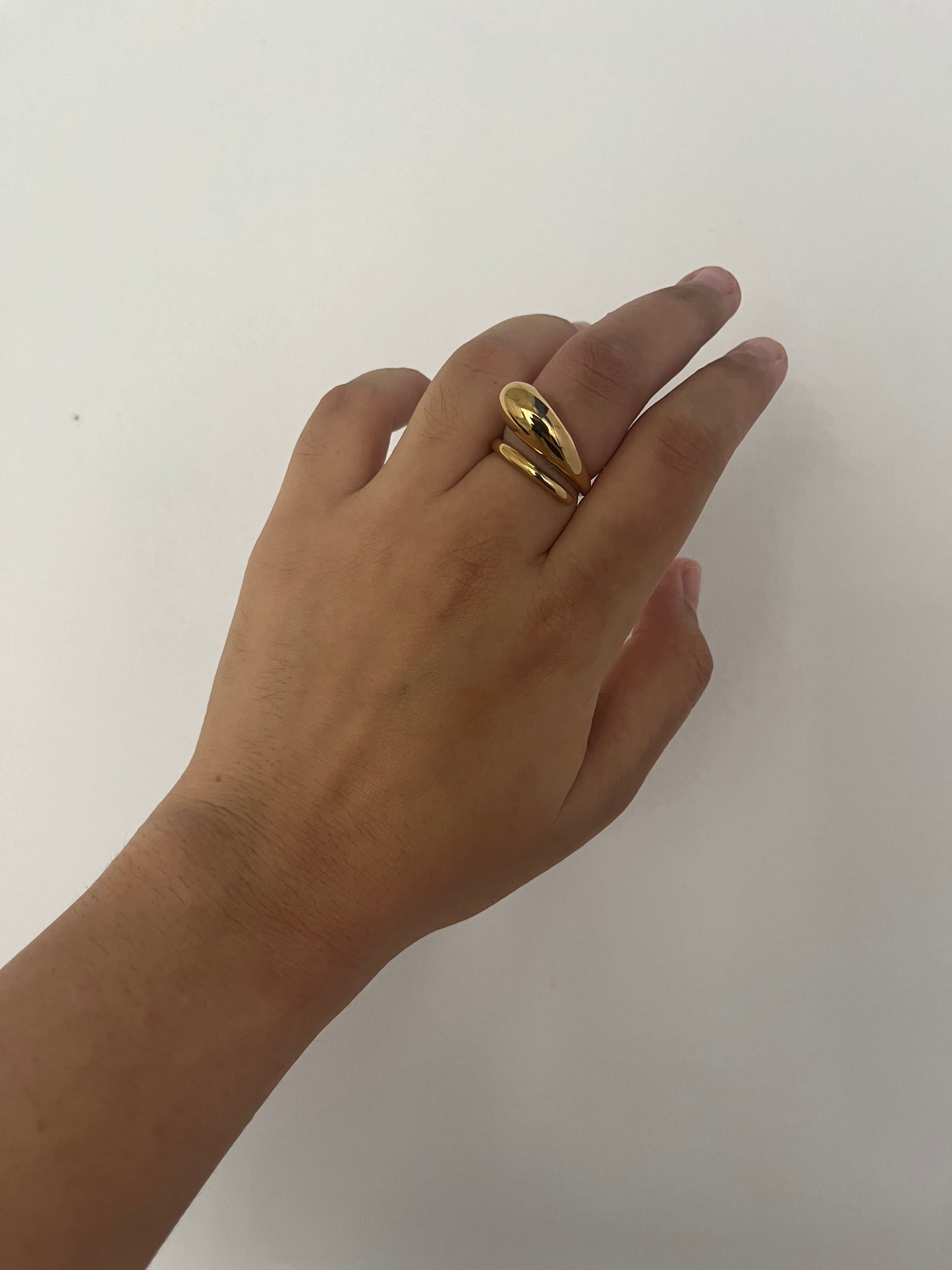 Ave Ring